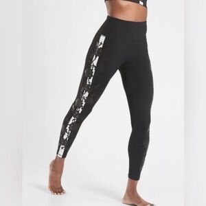 Athleta Black Elation Rose Stripe 7/8 Tight in Powervita Size Medium